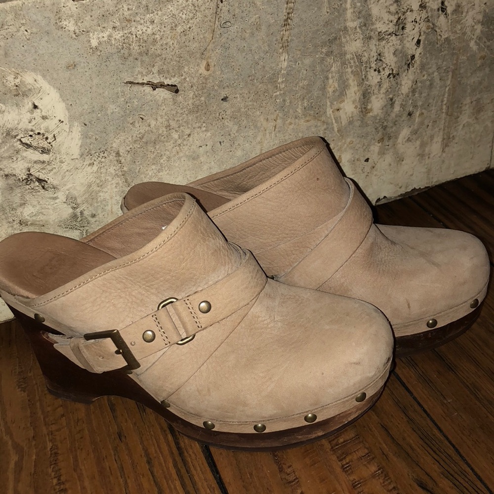 Ugg clogs
